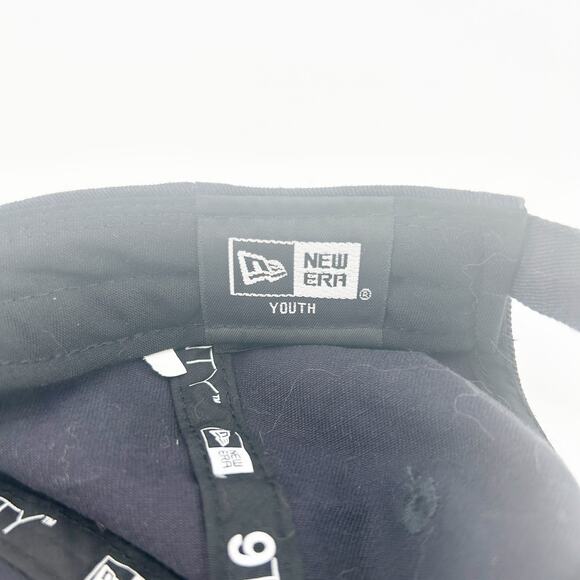 New Era Youth Girls Adjustable Boston Red Sox Sparkly Heart MLB Baseball Cap Hat - Picture 6 of 7